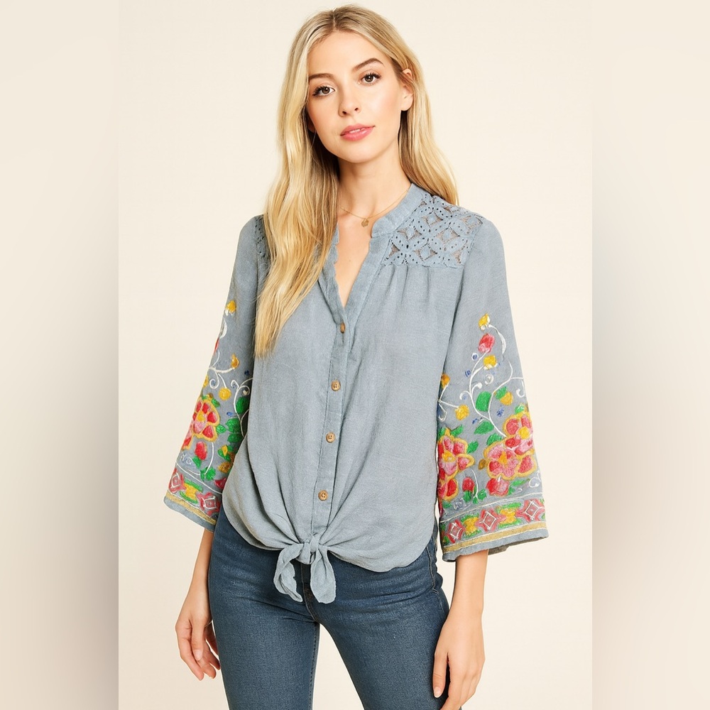 Figuero & Flower blue embroidered sleeves are the highlight. Size M A7